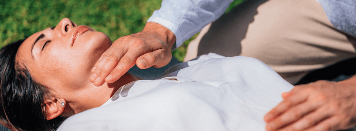 Keelchakra (vishuddha): de kracht van vrije expressie